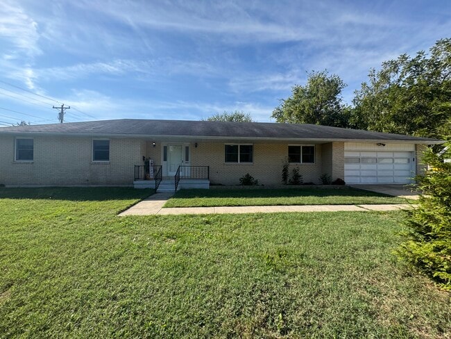 property at 504 W Maple St