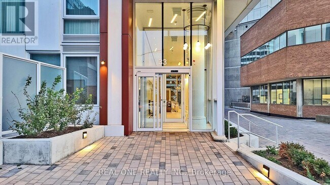 33-1233 Helendale Ave in Toronto, ON - Building Photo - Building Photo