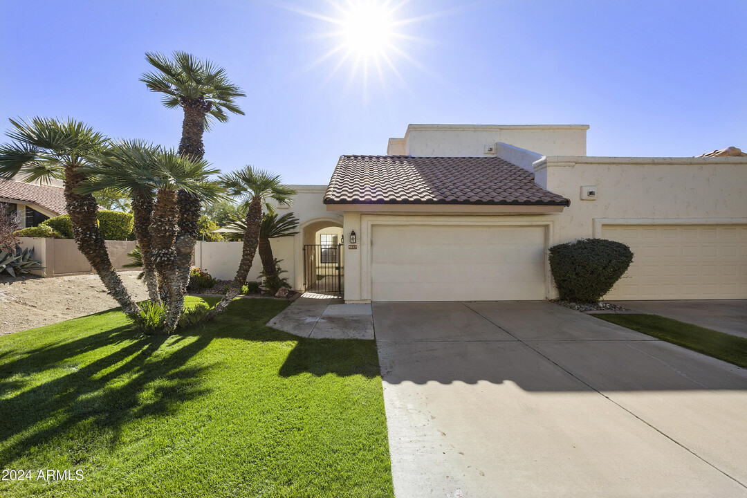 9617 E Camino Del Santo in Scottsdale, AZ - Foto de edificio