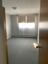 2915 Avonhurst Dr in Regina, SK - Building Photo - Building Photo