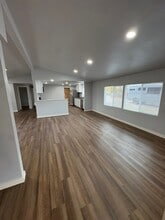 38823 Ridge Dr in Scio, OR - Building Photo - Building Photo