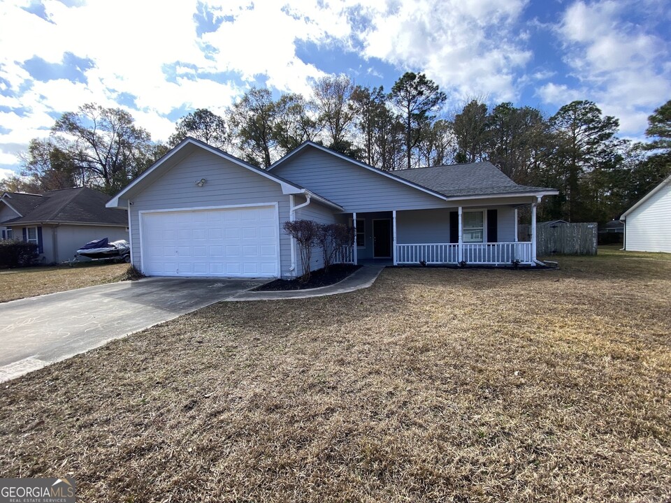 118 Hydrangea Rd in Kingsland, GA - Foto de edificio