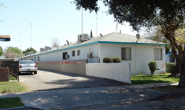 2327 Sepulveda Ave in San Bernardino, CA - Building Photo - Building Photo