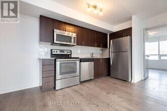1410-1410 Dupont St in Toronto, ON - Building Photo - Building Photo
