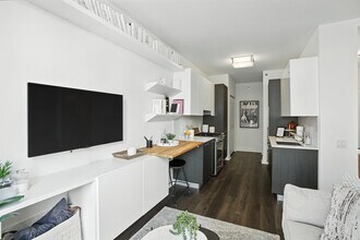 133 W Wacker Dr in Chicago, IL - Building Photo - Building Photo