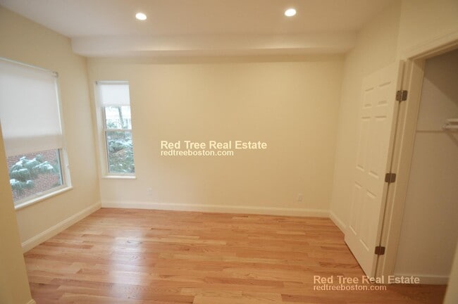 379 Harvard St in Cambridge, MA - Building Photo - Building Photo