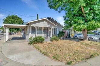 5820 Dewey Blvd in Sacramento, CA - Building Photo - Building Photo