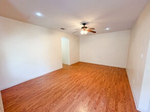 905 Walnut St in Burleson, TX - Building Photo - Building Photo