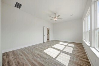 165 Horseshoe Cove in Kyle, TX - Building Photo - Building Photo