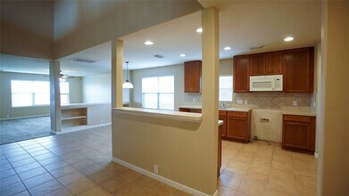 16526 Bristle Creek Dr in Houston, TX - Building Photo - Building Photo