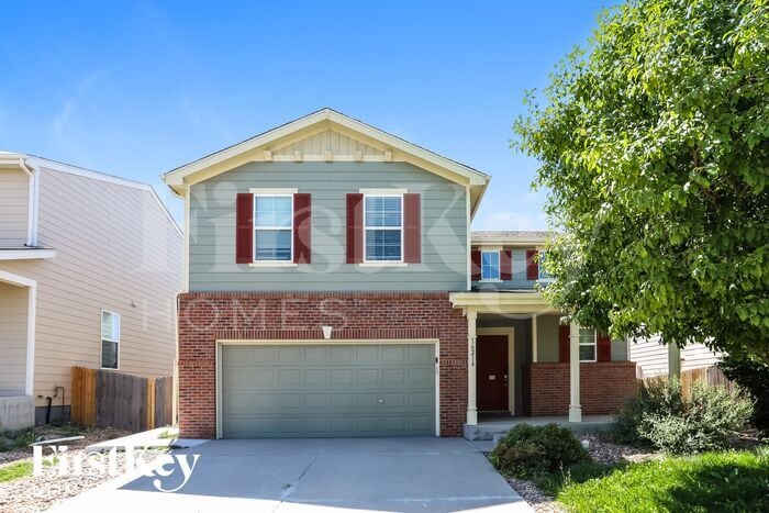 16214 E 54th Ave in Denver, CO - Building Photo