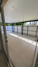 2712 SW 118th Ct, Unit 2 Bedroom in Miami, FL - Foto de edificio - Building Photo