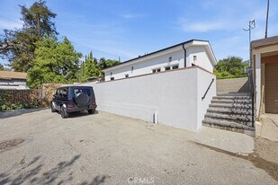 1431 Montgomery Ave in Glendale, CA - Building Photo