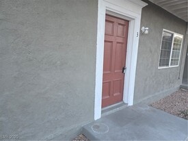 633 Nevada Way in Boulder City, NV - Building Photo