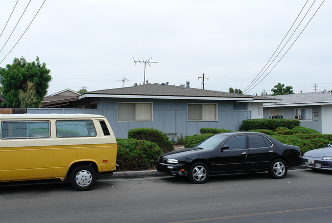 1824 E Palmyra Ave in Orange, CA - Building Photo - Building Photo