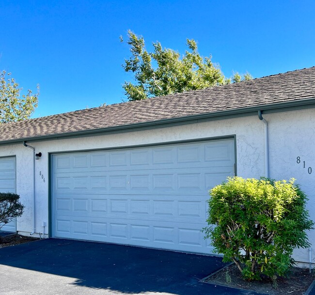 806 Magellan Ln in Foster City, CA - Building Photo - Building Photo