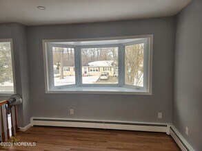 883 Roundtree Dr in Toms River, NJ - Building Photo - Building Photo