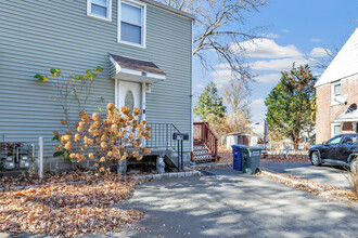 119 Dupont Pl in Bridgeport, CT - Building Photo - Building Photo