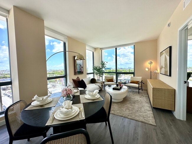52 NW 32nd St, Unit B19 in Miami, FL - Building Photo - Building Photo