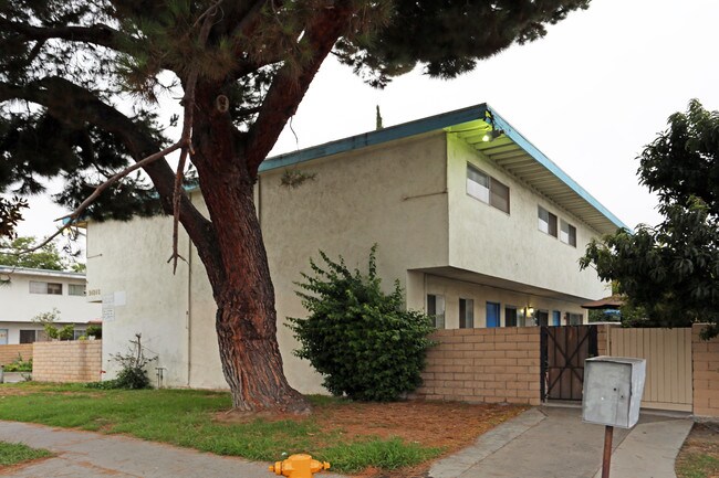 14102 Buena St in Garden Grove, CA - Foto de edificio - Building Photo