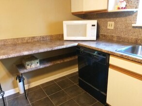 41 Sylvia Ave, Unit #2 in Pittsburgh, PA - Building Photo - Building Photo