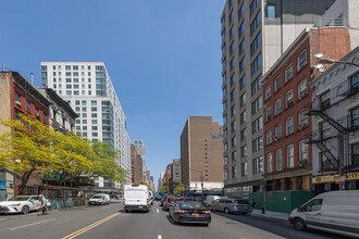 Gramercy Green Residence Hall in New York, NY - Building Photo - Building Photo