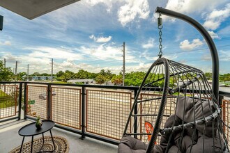 2750 Griffin Rd, Unit SI ID1521812P in Fort Lauderdale, FL - Building Photo - Building Photo