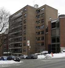 Berkshire Golden Square Mile in Montréal, QC - Building Photo - Building Photo