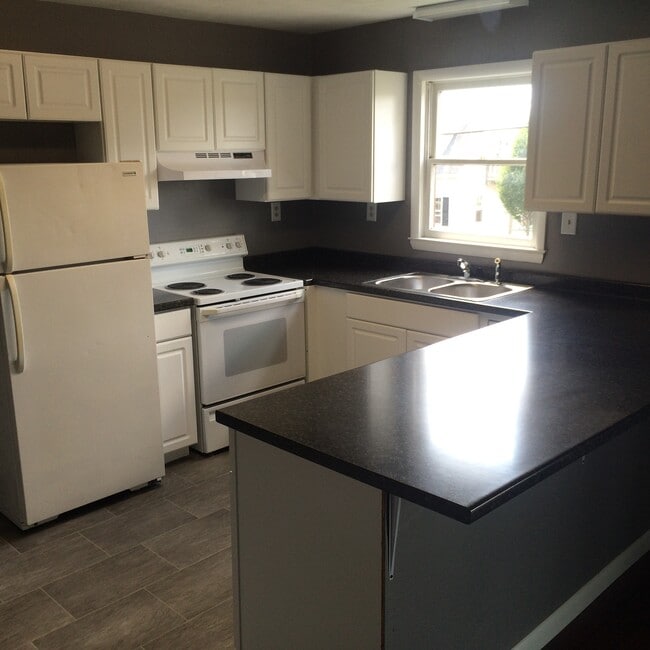 306 /308 Grant Ave, Unit 308 in Morgantown, WV - Foto de edificio - Building Photo