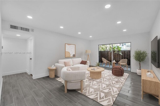 13712 SW 90th Ave in Miami, FL - Building Photo - Building Photo