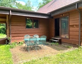 208 Slade Rd in Ashford, CT - Building Photo - Building Photo