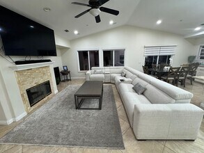 10003 Destiny Mountain Ct in Spring Valley, CA - Building Photo - Building Photo
