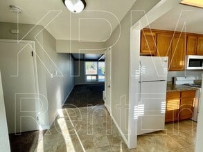 1117 Brookside Rd in Stockton, CA - Foto de edificio - Building Photo
