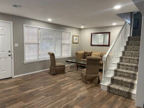 1012 E 7th Pl in Ada, OK - Building Photo - Building Photo