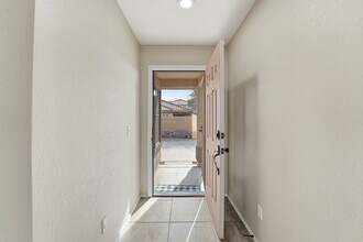 1021 S Bogle Ct in Chandler, AZ - Building Photo - Building Photo