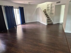 103 Weybridge Cir in Royal Palm Beach, FL - Building Photo - Building Photo
