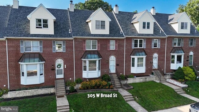 property at 305 W Broad St