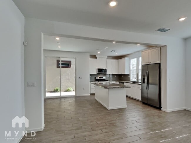 1680 Matmor Rd in Woodland, CA - Building Photo - Building Photo