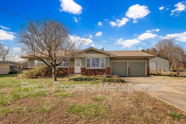 property at 5431 N Lakewood Dr