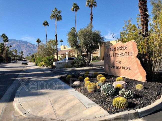 5300 E Waverly Dr in Palm Springs, CA - Building Photo - Building Photo