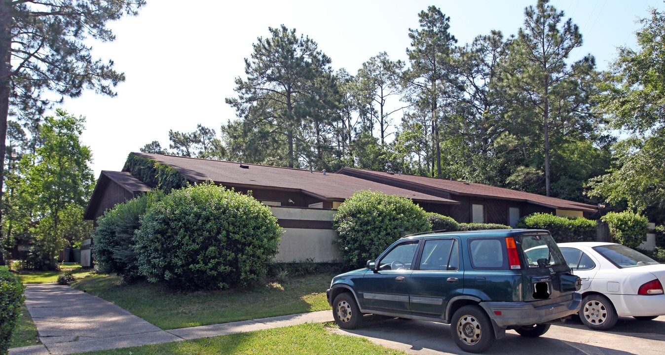 1730 Debby Ave in Pensacola, FL - Building Photo