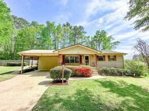 110 Ridgeland Dr in Columbus, MS - Building Photo - Building Photo