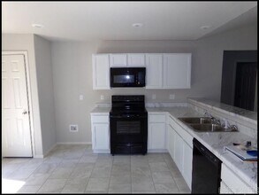 2424 Vivian Dr in Benton, AR - Building Photo - Building Photo