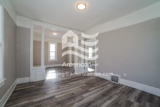 1725 N Gale Ave in Peoria, IL - Foto de edificio - Building Photo