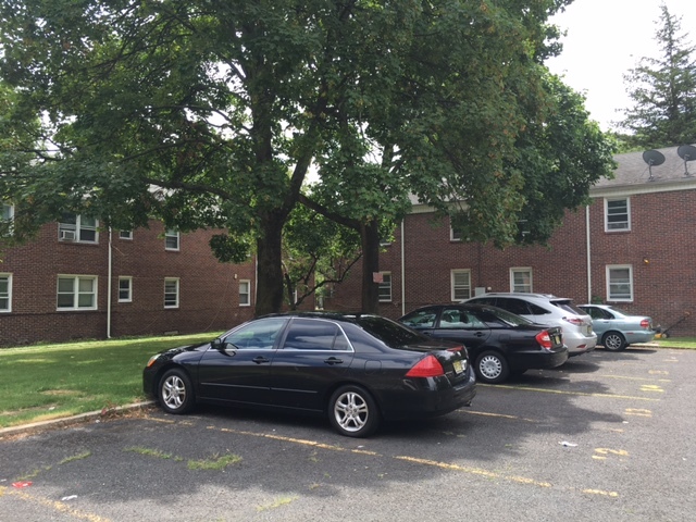 585 Thomas St in Orange, NJ - Foto de edificio