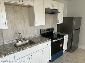 241 S Commerce Ave in Sebring, FL - Building Photo - Building Photo