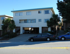 1515 Sullivan Ave in Daly City, CA - Building Photo - Building Photo