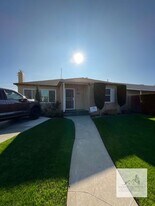 3074 E Terrace Ave in Fresno, CA - Building Photo