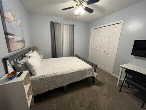 3211 Auburn Pky in Gulf Breeze, FL - Foto de edificio - Building Photo