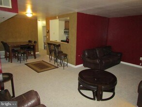 6310 Hil-Mar Dr-Unit -9-11 in District Heights, MD - Foto de edificio - Building Photo